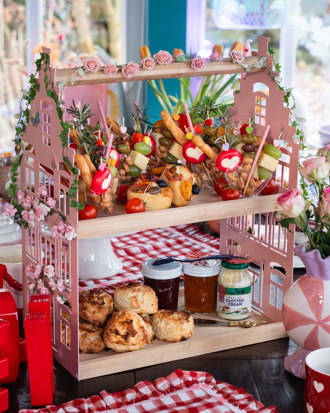 Mehr über den Artikel erfahren Afternoon Tea Etagere vom Rosa Haus