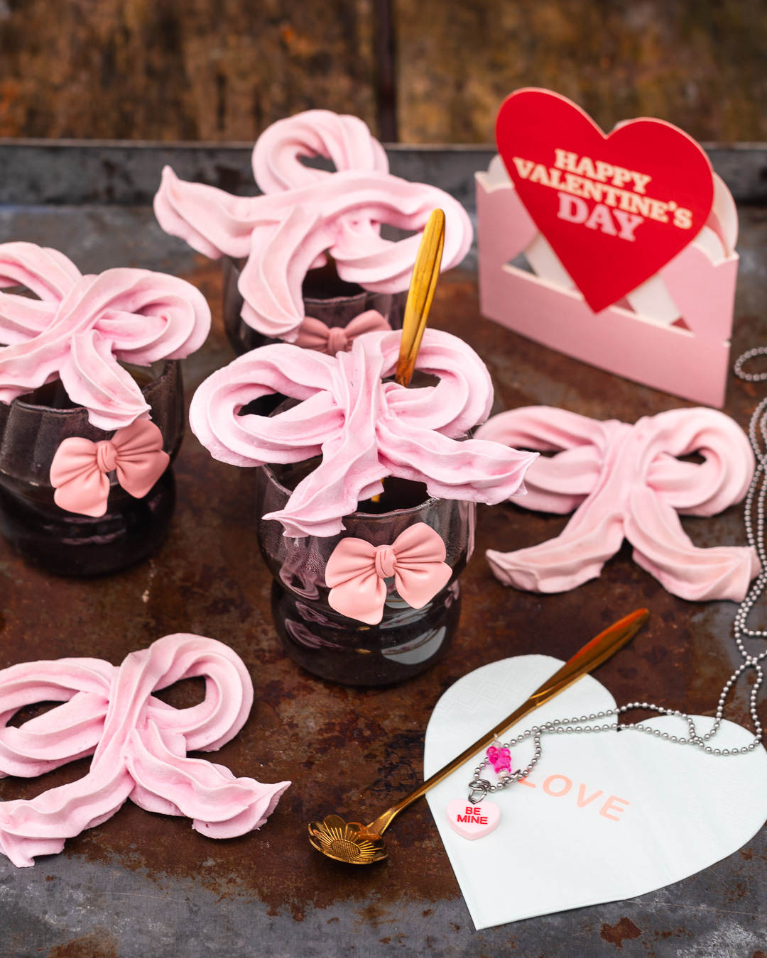 Mehr über den Artikel erfahren Meringue Baiser Schäumle Schleifen