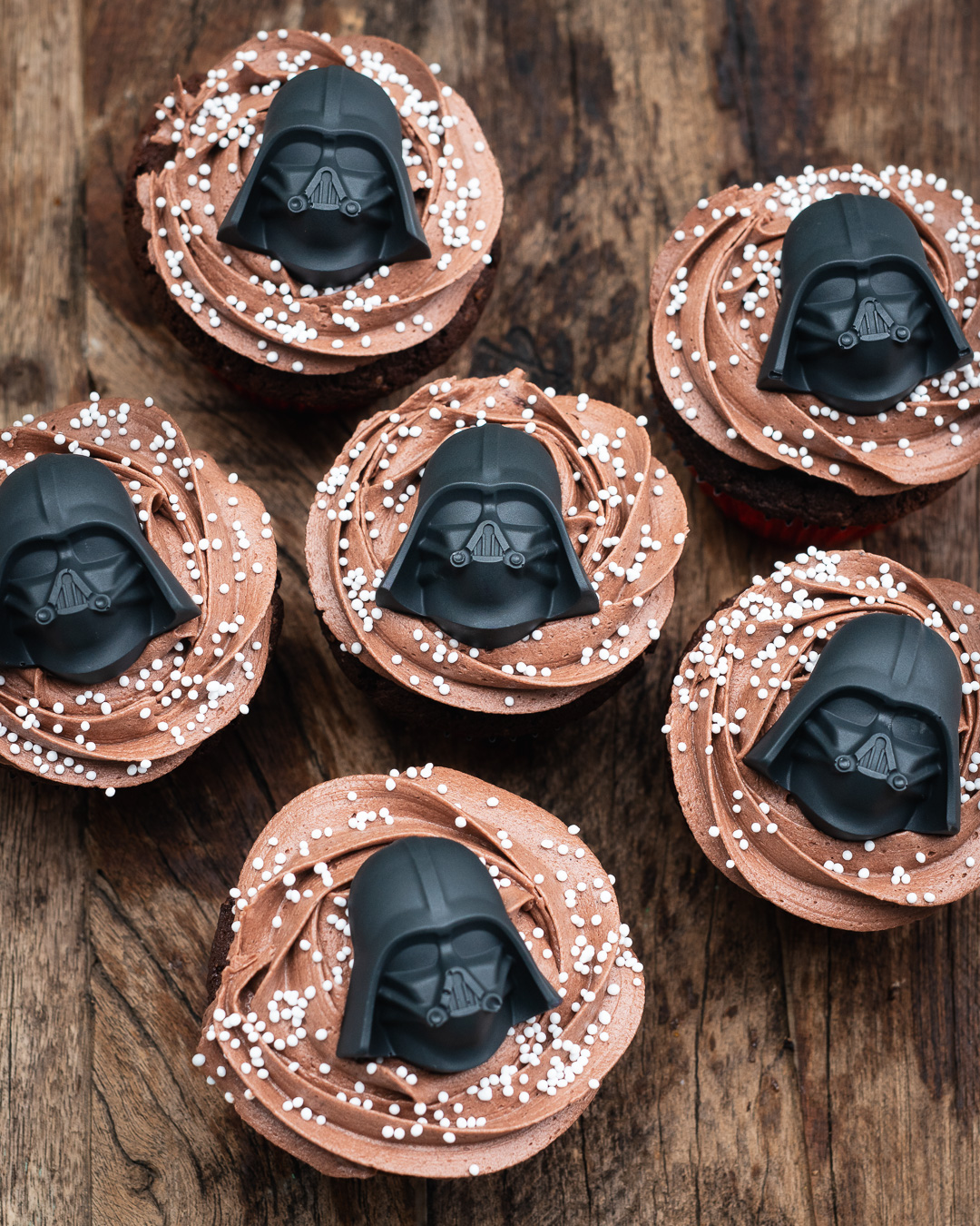 Mehr über den Artikel erfahren Happy Star Wars Day – Darth Vader Cupcakes – May the 4th