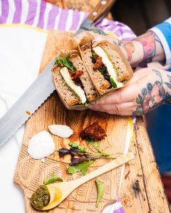 Mehr über den Artikel erfahren Vesper Brot Stulle mit Pesto