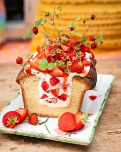 Mehr über den Artikel erfahren Erdbeer Käsekuchen in Kastenform