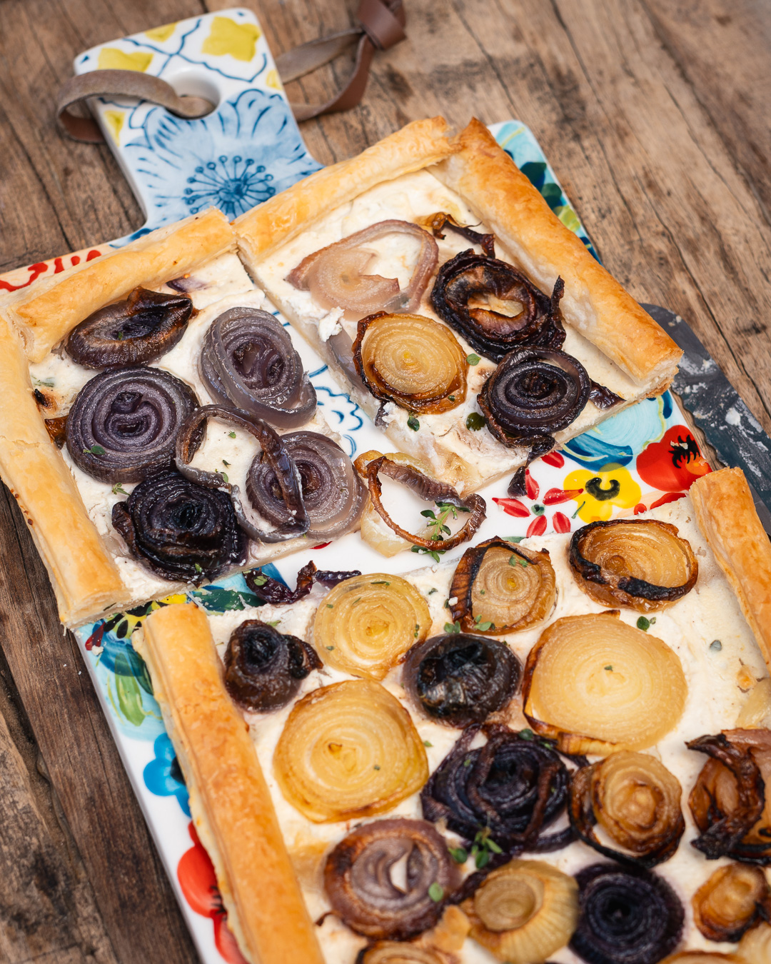 Mehr über den Artikel erfahren Zwiebel Ricotta Tart und Gegrillte Paprika mit Linsenfüllung