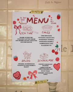 Mehr über den Artikel erfahren English Tea Party & Kässpätzle Menü