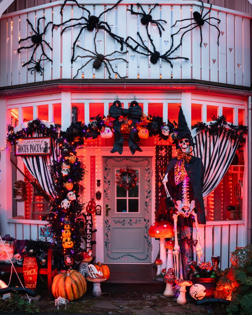 Halloween Eingang Rosa Haus Solingen