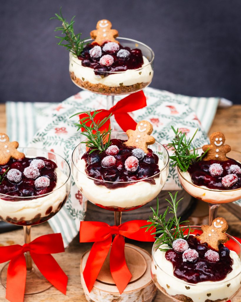 Weihnachtlicher Cheesecake im Glas