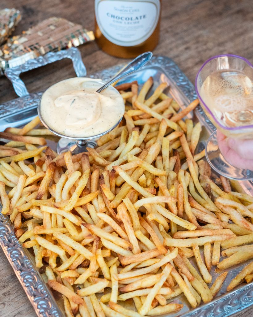 Pommes mit Mayo