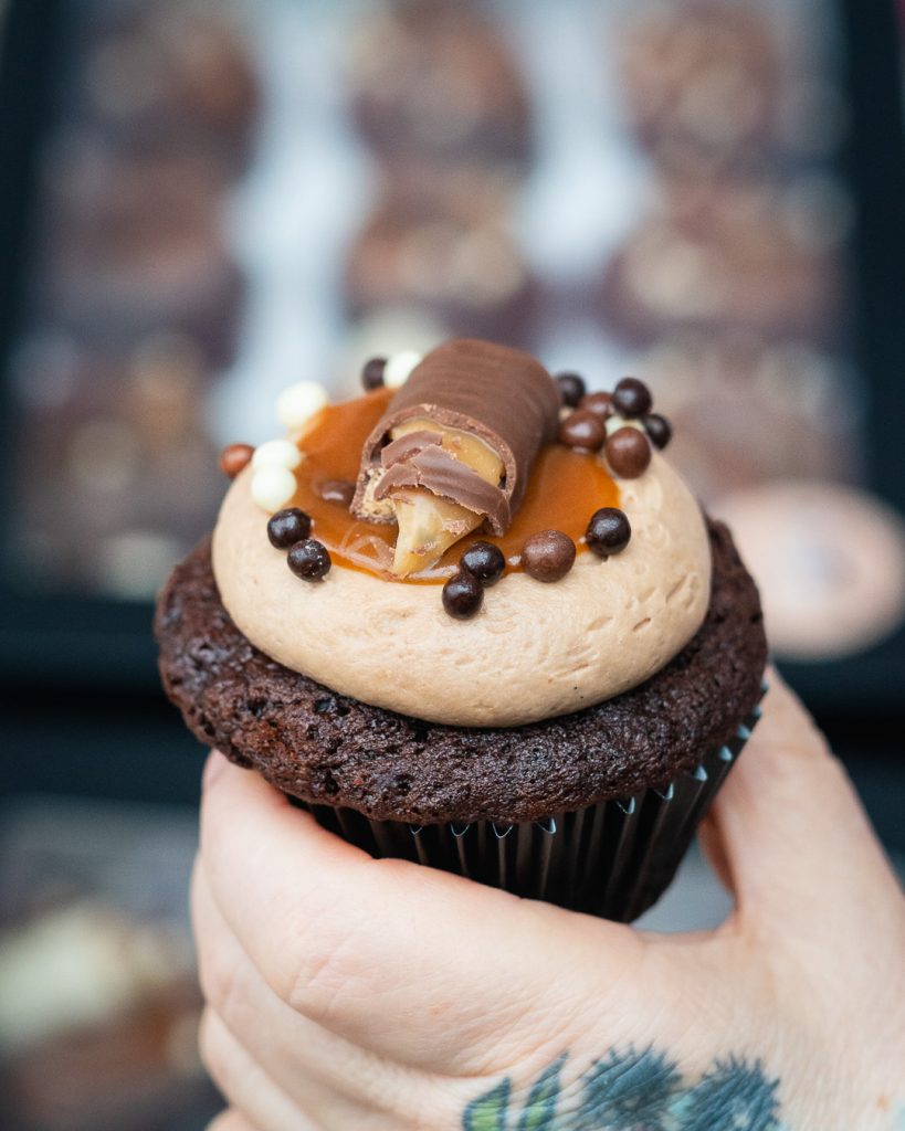 Schoko Twix Cupcakes