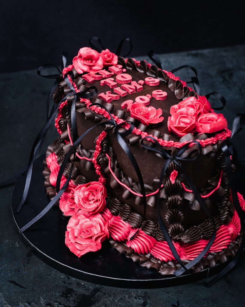 Red Velvet Geburtatgstorte „Goodbye to 20ies“