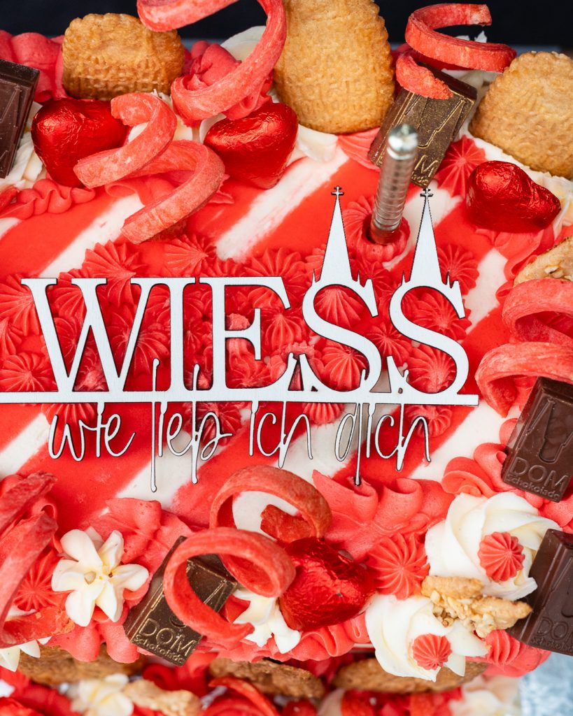 Koeln Torte Kuchen Rot Weiss