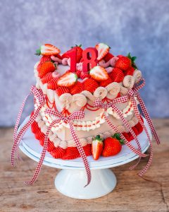 Mehr über den Artikel erfahren Erdbeer Buttercreme Geburtstagstorte