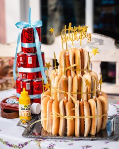 Mehr über den Artikel erfahren Hot Dog Tower & Cola Tower