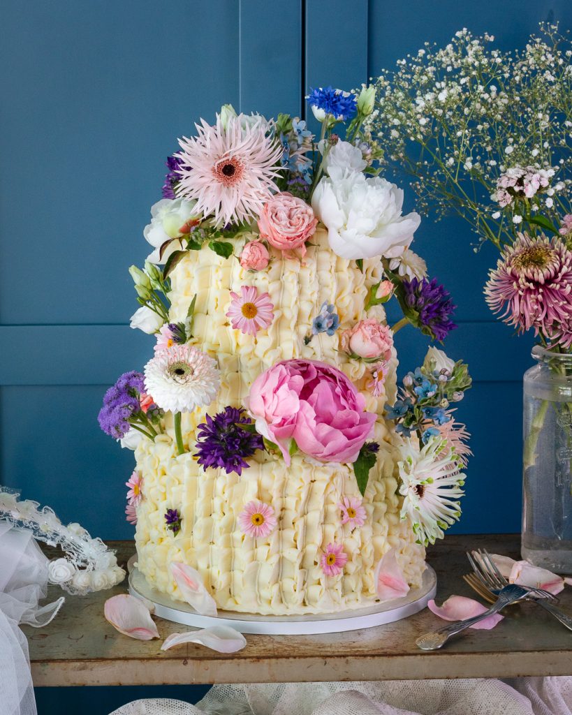 Red Velvet Blumen Hochzeitstorte