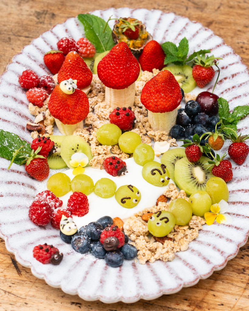 Granola Frühstück mit Waldtieren