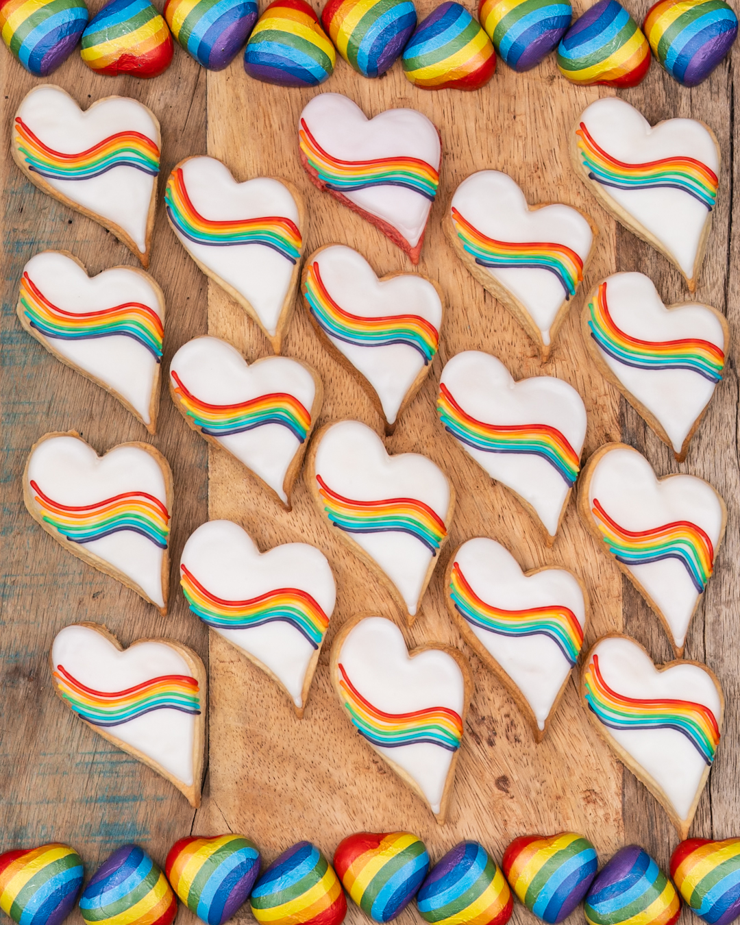 Mehr über den Artikel erfahren Pride Cookies in Herzform