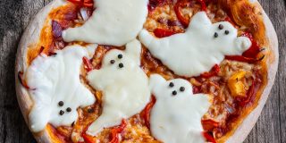Halloween Pizza Kaesegespenster